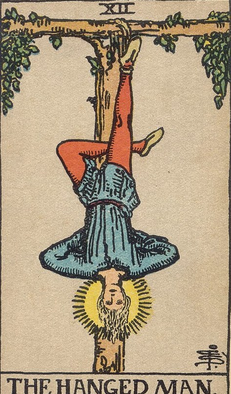 Lá The Hanged Man (Người Treo Ngược) trong bộ Rider–Waite–Smith 1909