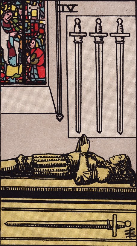 Lá Four of Swords (Bốn Kiếm) xuôi